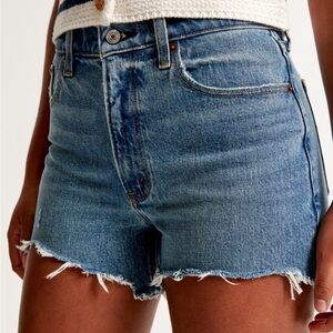 4 inch Abercrombie mom short